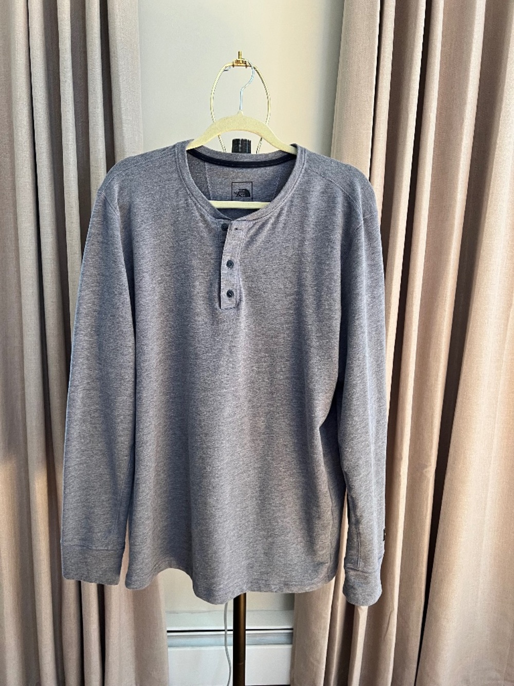 The North Face Men's Long Sleeve Henley Shirt Size XL Gray